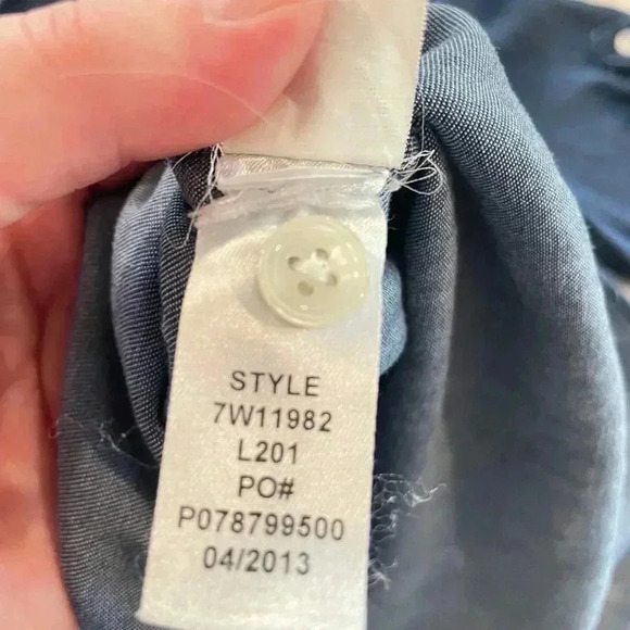 Lucky Brand Charleigh Polka Dot Denim Chambray Shirt SZ M - Picture 9 of 10